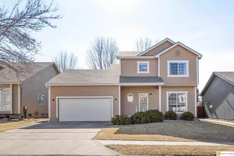 18625 Anne St, Omaha, NE 68135