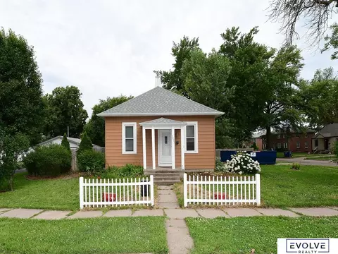 1051 N L St, Fremont, NE 68025