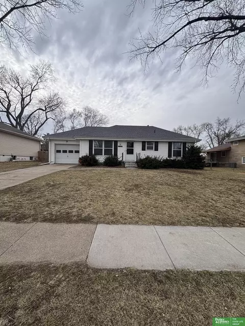 4712 Englewood Ave, Omaha, NE 68137