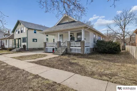 833 S 29 St, Lincoln, NE 68502