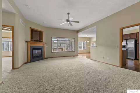 7683 Phares Dr, Lincoln, NE 68516