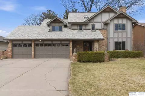 15724 Leavenworth St, Omaha, NE 68118