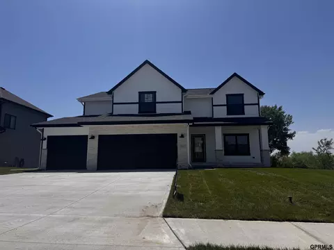 12613 Cooper St, Papillion, NE 68138
