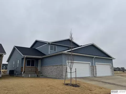 3587 Little Bluestem Rd, Fremont, NE 68025