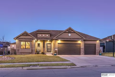 545 N 10 Ave, Springfield, NE 68059