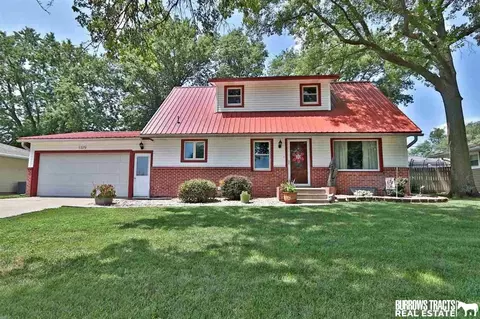 1379 Thorne St, Syracuse, NE 68446