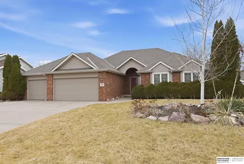 3860 N 208th St, Elkhorn, NE 68022