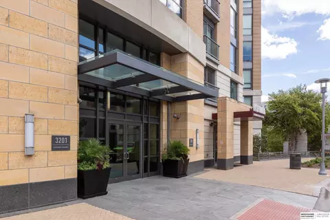 3201 Dodge Ct #5506, Omaha, NE 68131