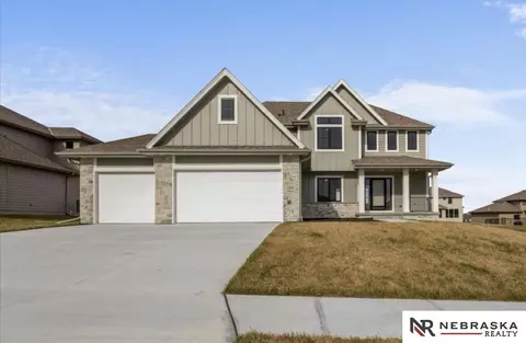 12616 S 78th Ave, Papillion, NE 68046
