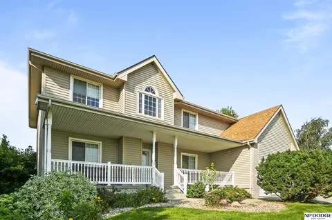 13904 S 41st St, Bellevue, NE 68123