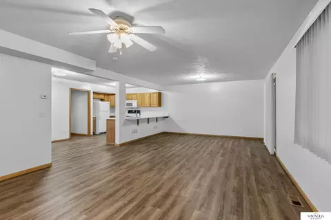 7240 Dorchester Ct, Lincoln, NE 68521