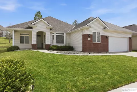 1719 S 190th Plz, Omaha, NE 68130