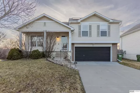 7820 S 159th St, Omaha, NE 68136