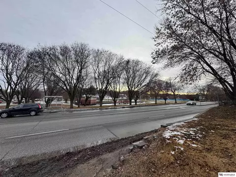 4204 Ames Ave, Omaha, NE 68111 photo 9