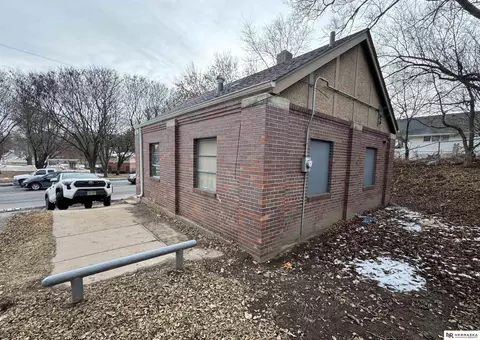 4204 Ames Ave, Omaha, NE 68111 photo 2