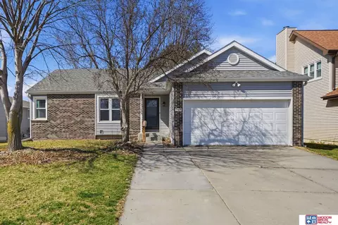 720 Glenarbor Cir, Lincoln, NE 68512