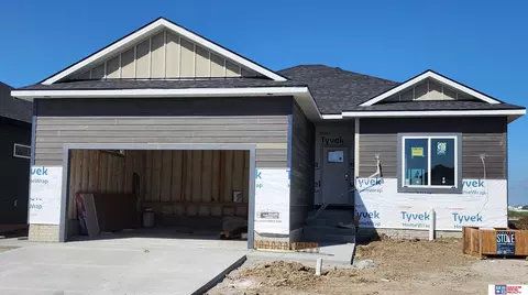 9541 S 87th St, Lincoln, NE 68526