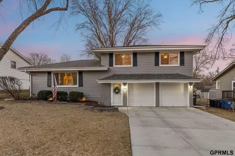 9916 Nina St, Omaha, NE 68124