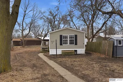 7627 N 101st Plz #25, Omaha, NE 68122