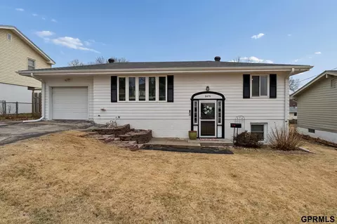 8479 Orchard Ave, Omaha, NE 68127