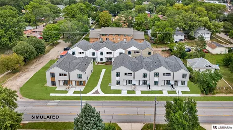 4230 S 46th St #4, Lincoln, NE 68506