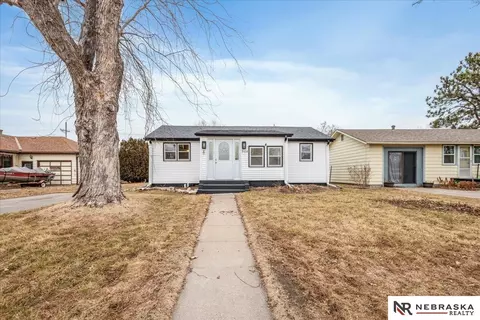 504 Jefferson St, Waterloo, NE 68069