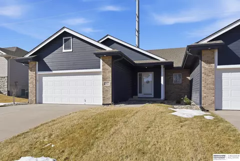 10022 S 179 St, Omaha, NE 68136