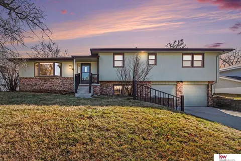 3937 N 95 St, Omaha, NE 68134