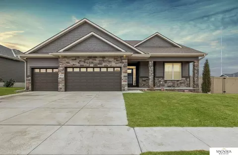 8701 S 81st St, Lincoln, NE 68516