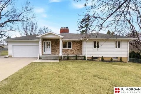 11717 Hickory Rd, Omaha, NE 68144