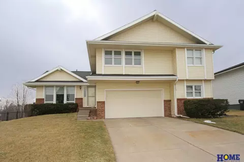 801 W Harvest Dr, Lincoln, NE 68521