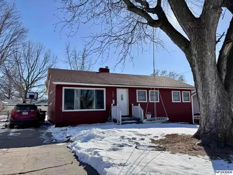 7707 Lafayette Ave, Omaha, NE 68114