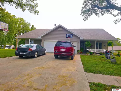 322 Girrard St, Diller, NE 68342