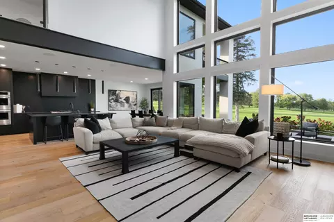 9430 Maricopa Dr, Lincoln, NE 68520