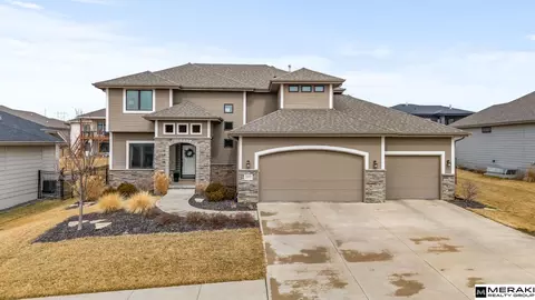 18402 Willis Ave, Elkhorn, NE 68022