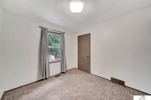 104 N 28th St, Beatrice, NE 68310 photo 27