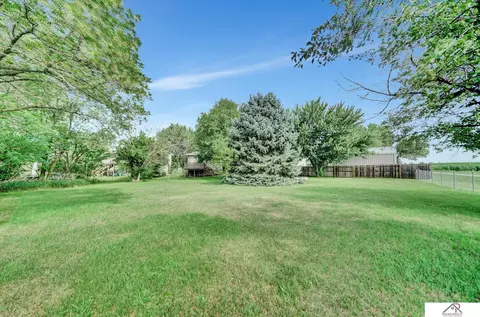 104 N 28th St, Beatrice, NE 68310 photo 10
