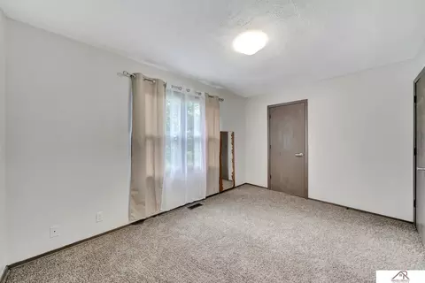 104 N 28th St, Beatrice, NE 68310 photo 25