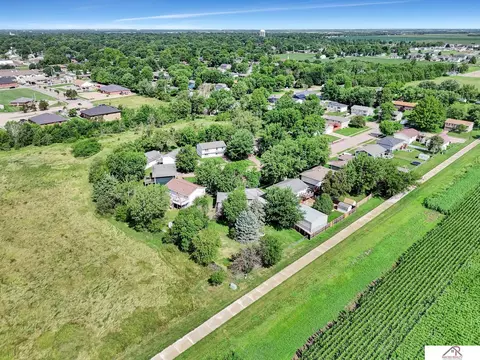 104 N 28th St, Beatrice, NE 68310 photo 13