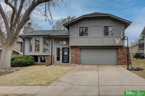 11011 Z St, Omaha, NE 68137