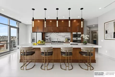 3201 Dodge Ct #5810, Omaha, NE 68131