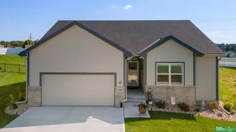 21655 Mcclellan Dr, Gretna, NE 68028