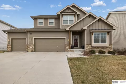 4226 S 214th St, Elkhorn, NE 68022