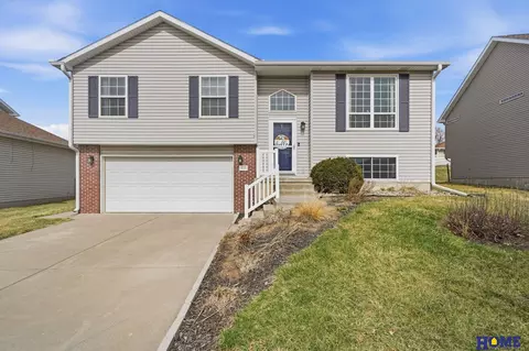 1148 NW Gary St, Lincoln, NE 68521