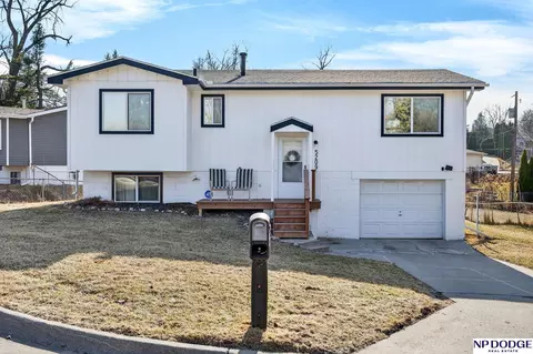 5209 Curtis Ave, Omaha, NE 68104