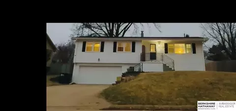 1864 S 123rd St, Omaha, NE 68144