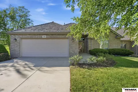 2321 Stone Creek Loop S, Lincoln, NE 68512