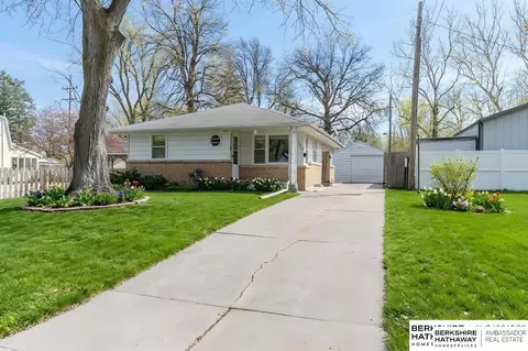 1220 N 42nd St, Lincoln, NE 68503