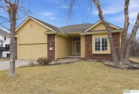 7705 S 169th St, Omaha, NE 68136