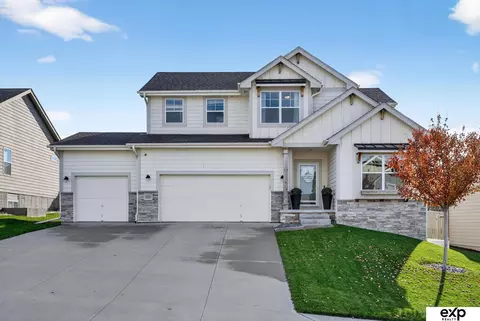 16863 Cary St, Omaha, NE 68136